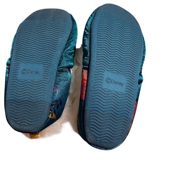 Toddler size 10 Disney frozen princess Elsa Anna fur slippers - Picture 4 of 4